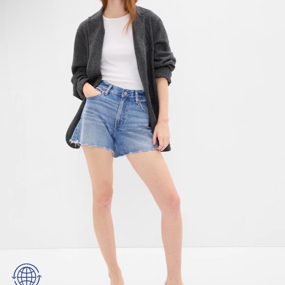 Gap stride short